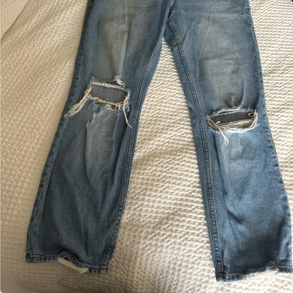 A&F Straight Leg Ultra High Rise Distressed Jeans - Picture 3 of 7